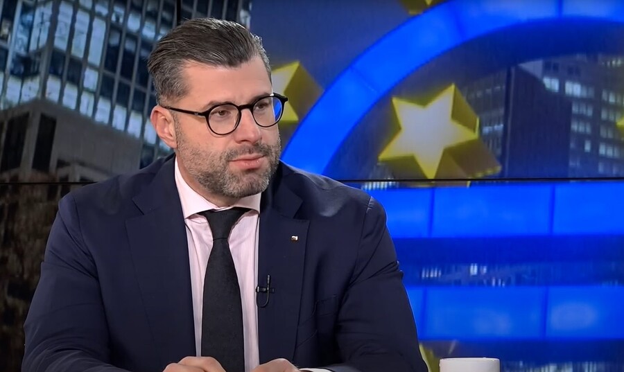 Методи Методиев: Превалутирането протича плавно и според предварителния план