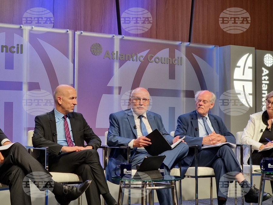 БТА: Дисциплина, подготовка и доверие бяха трите основни фактора за успешното приемане на еврото в България, заяви управителят на БНБ Димитър Радев във Вашингтон