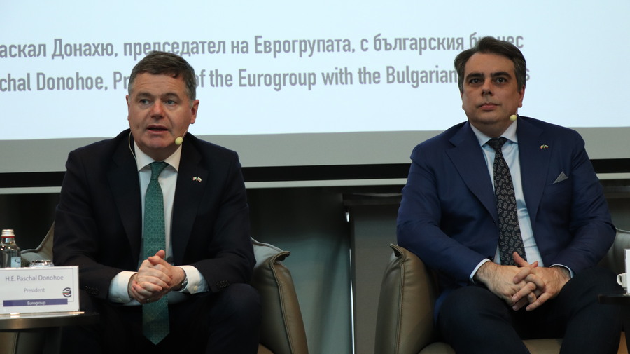 Bloomberg: Bulgaria’s Euro Bid May Be Pushed Off, Finance Minister Says