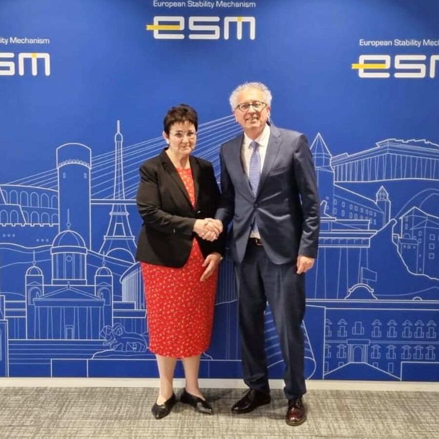 Вицепремиерът и министър на финансите Людмила Петкова се срещна с управляващия директор на ЕСМ Пиер Граменя